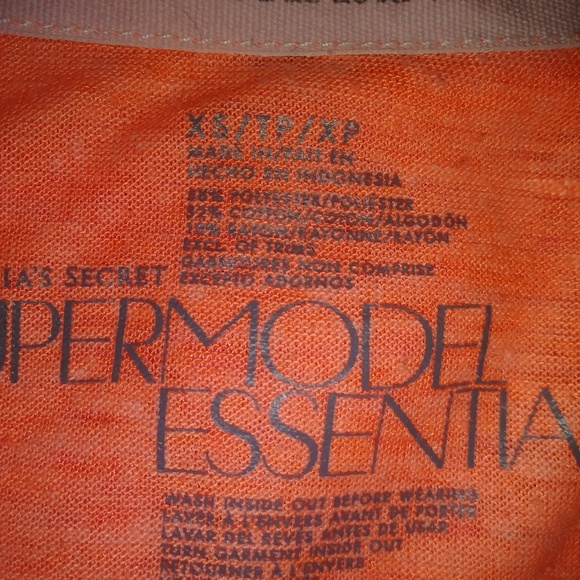 Victoria Secret Super Model Essentials Tee XSmall - Picture 2 of 2